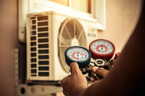 Professional Hvac technician working in Springfield, LA